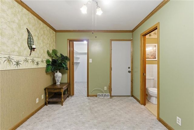 12105 E 41st Street, Independence, MO 64052
