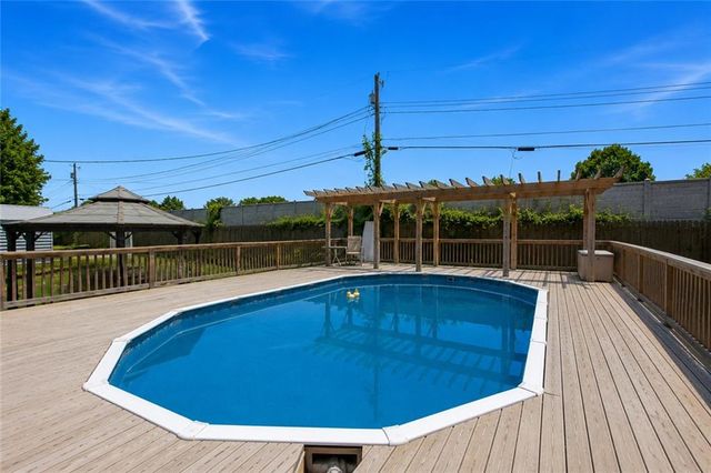 12105 E 41st Street, Independence, MO 64052