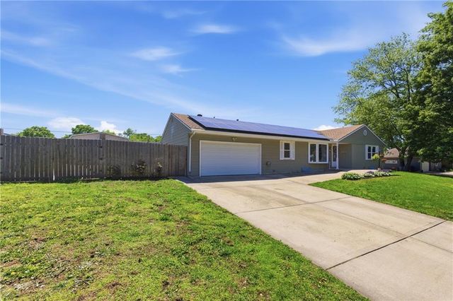12105 E 41st Street, Independence, MO 64052