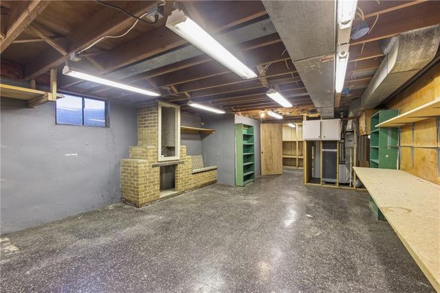 12105 E 41st Street, Independence, MO 64052