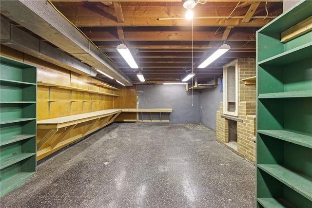 12105 E 41st Street, Independence, MO 64052
