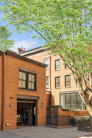 435 HENRY Street, New York City, NY 11231