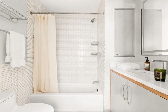 435 HENRY Street, New York City, NY 11231