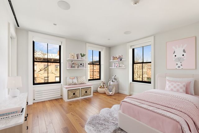 435 HENRY Street, New York City, NY 11231