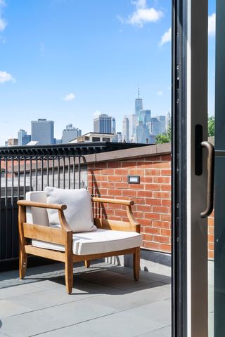 435 HENRY Street, New York City, NY 11231