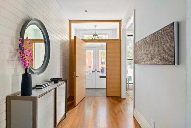 435 HENRY Street, New York City, NY 11231