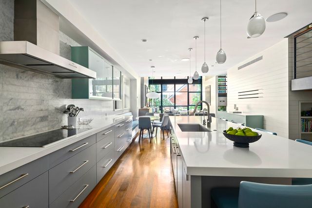 435 HENRY Street, New York City, NY 11231