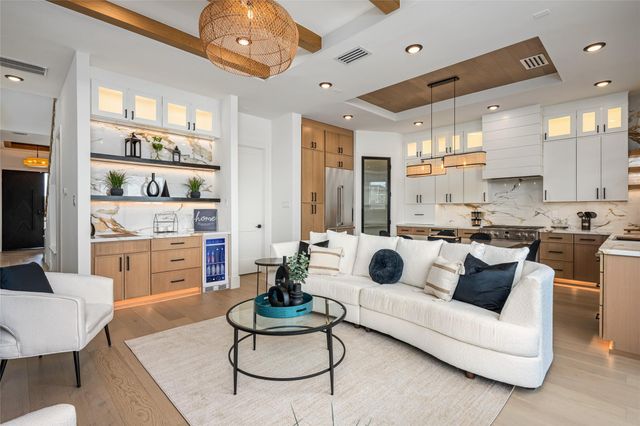 631 Rolling Oaks, Stafford, TX 77477