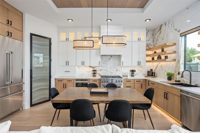 631 Rolling Oaks, Stafford, TX 77477