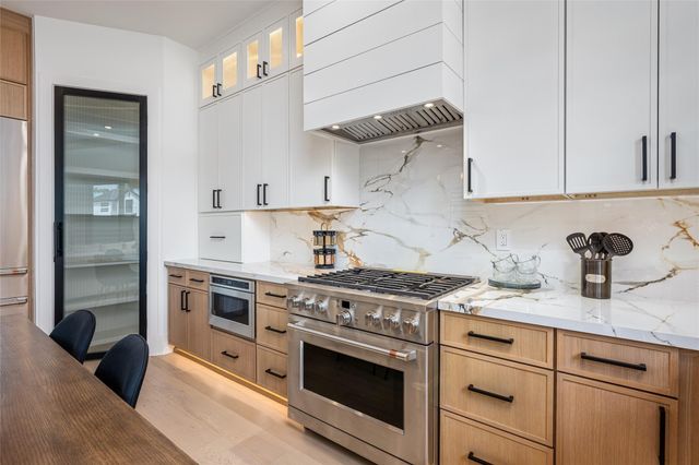 631 Rolling Oaks, Stafford, TX 77477