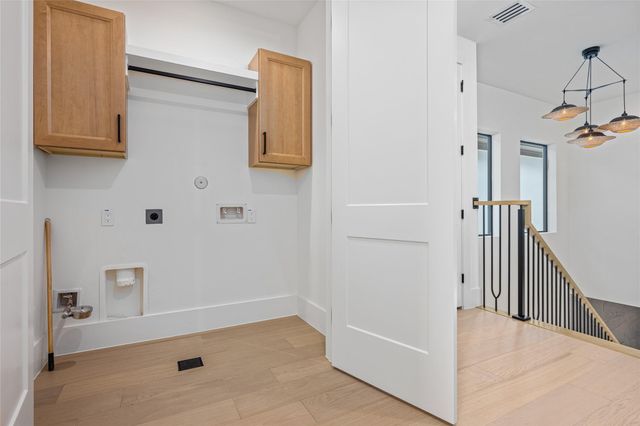 631 Rolling Oaks, Stafford, TX 77477