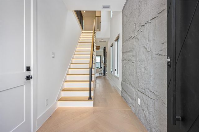 631 Rolling Oaks, Stafford, TX 77477