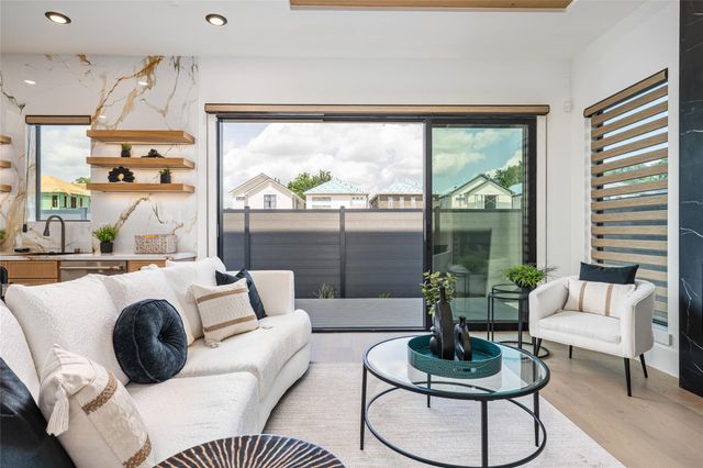 631 Rolling Oaks, Stafford, TX 77477