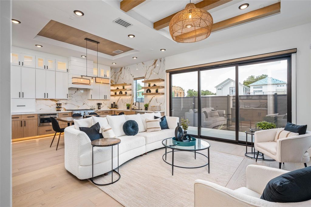 631 Rolling Oaks, Stafford, TX 77477