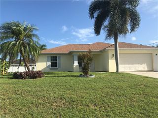 1427 NE 43rd LN, Cape Coral, FL 33909