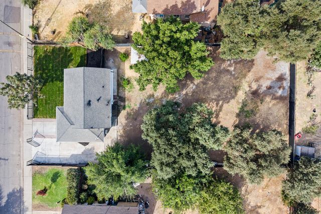 2215 E Flora St, Stockton, CA 95205