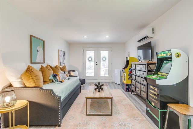 4921 El Campo Avenue, Fort Worth, TX 76107