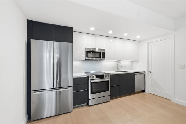 932 Broadway 306, Chelsea, MA 02150