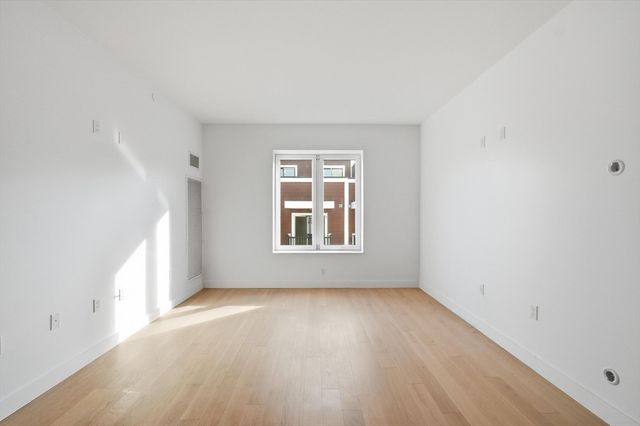 932 Broadway 306, Chelsea, MA 02150