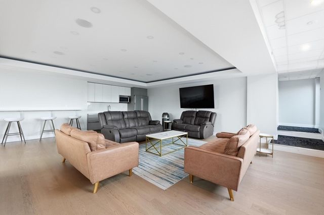 932 Broadway 306, Chelsea, MA 02150