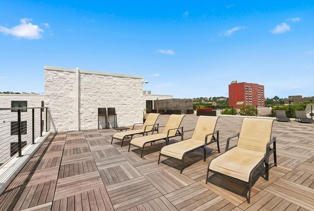 932 Broadway 306, Chelsea, MA 02150