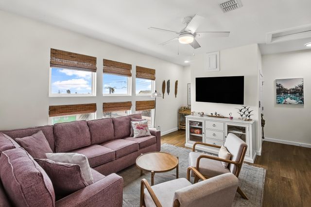 603 E Avenue G 103, Port Aransas, TX 78373