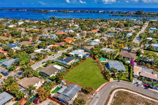 203 Gregory Place, West Palm Beach, FL 33405