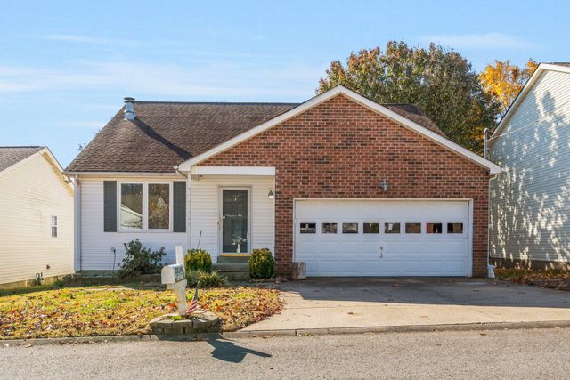 104 Edgehill Ln, Hendersonville, TN 37075