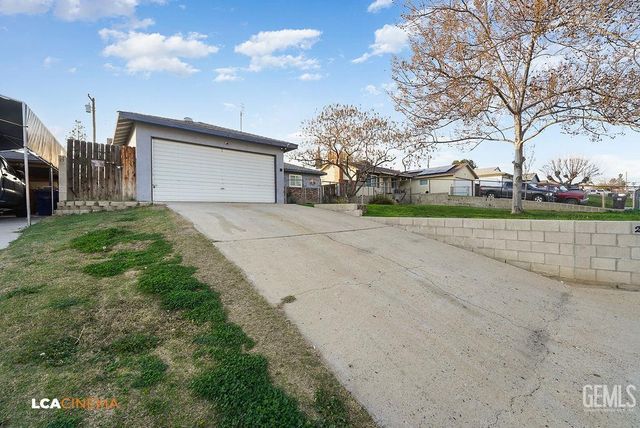 2204 Lynwood Street, Bakersfield, CA 93306
