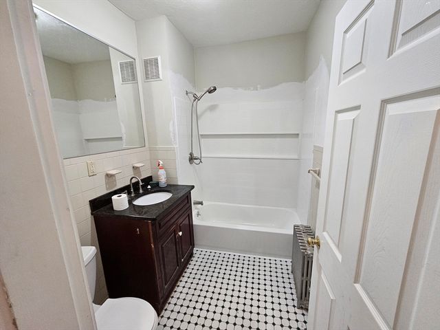 14 Gibson St 3, Boston, MA 02122