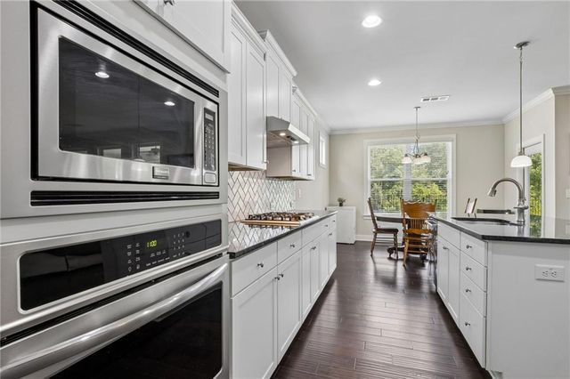 7110 Sailaway Drive, Flowery Branch, GA 30542