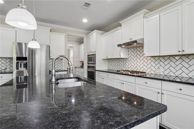 7110 Sailaway Drive, Flowery Branch, GA 30542