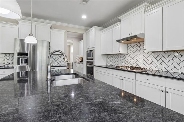 7110 Sailaway Drive, Flowery Branch, GA 30542