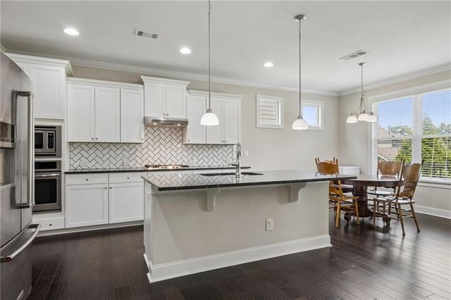 7110 Sailaway Drive, Flowery Branch, GA 30542