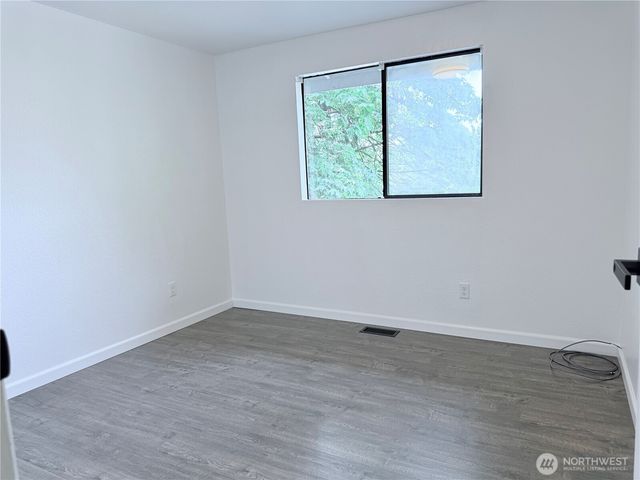 904 N Waugh Road, Mount Vernon, WA 98273