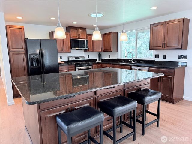 904 N Waugh Road, Mount Vernon, WA 98273