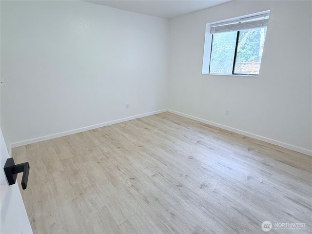 904 N Waugh Road, Mount Vernon, WA 98273
