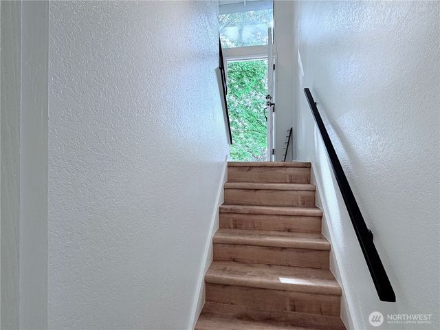 904 N Waugh Road, Mount Vernon, WA 98273