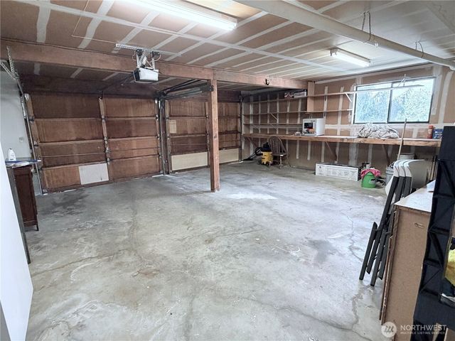 904 N Waugh Road, Mount Vernon, WA 98273