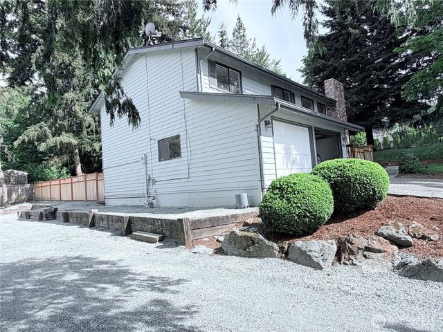 904 N Waugh Road, Mount Vernon, WA 98273