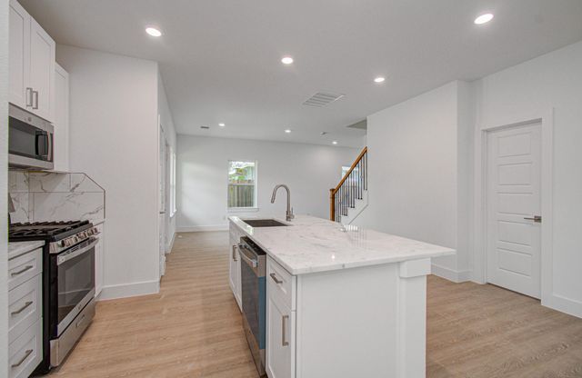 5011 Yellowstone Boulevard, Houston, TX 77021