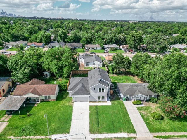 5011 Yellowstone Boulevard, Houston, TX 77021