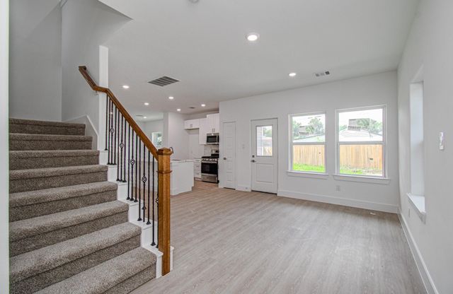 5011 Yellowstone Boulevard, Houston, TX 77021