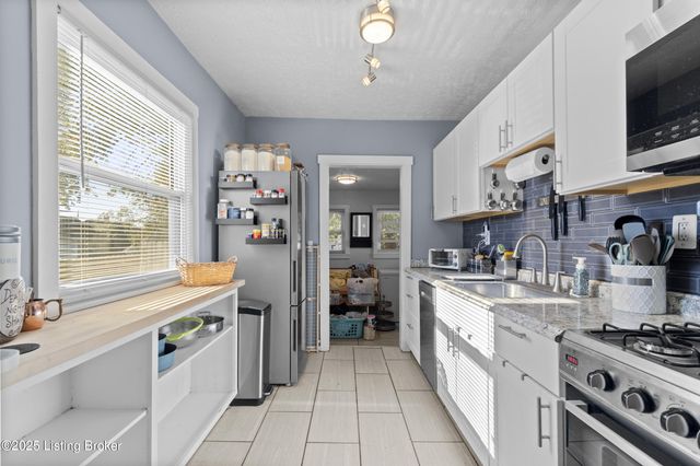 810 Weller Ave, Louisville, KY 40208
