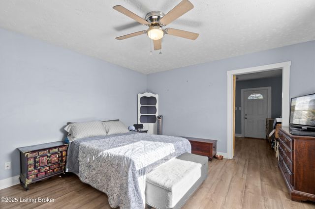 810 Weller Ave, Louisville, KY 40208