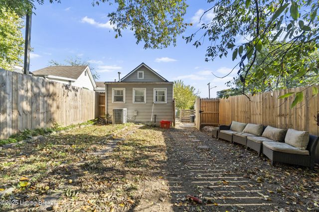 810 Weller Ave, Louisville, KY 40208