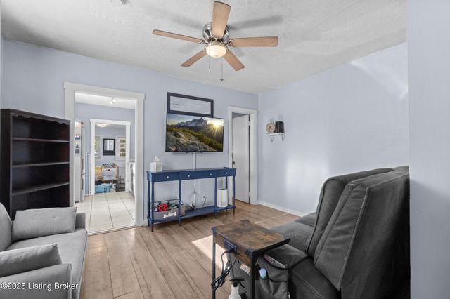 810 Weller Ave, Louisville, KY 40208