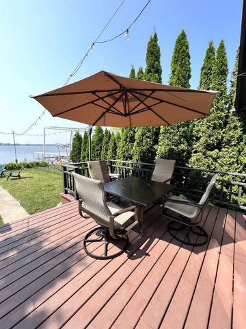 2927 SUNSET POINT LANE, Oshkosh, WI 54904