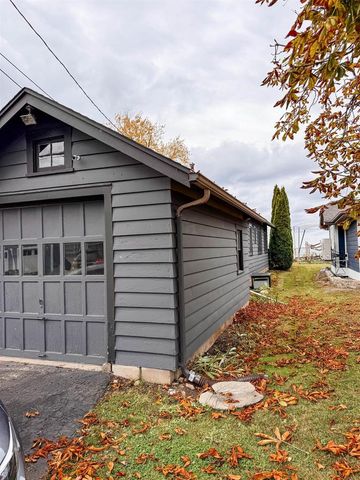 2927 SUNSET POINT LANE, Oshkosh, WI 54904