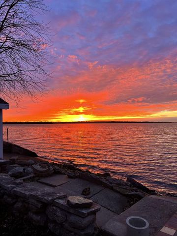 2927 SUNSET POINT LANE, Oshkosh, WI 54904